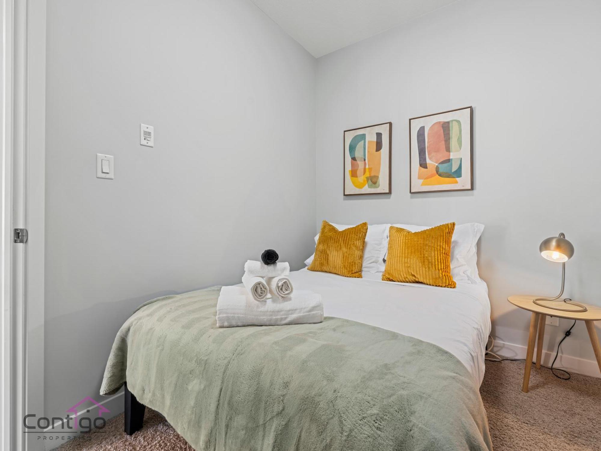 Studio Loft, 2 Bd, Ug Parking, 5 Min To Rogers! Edmonton Eksteriør bilde