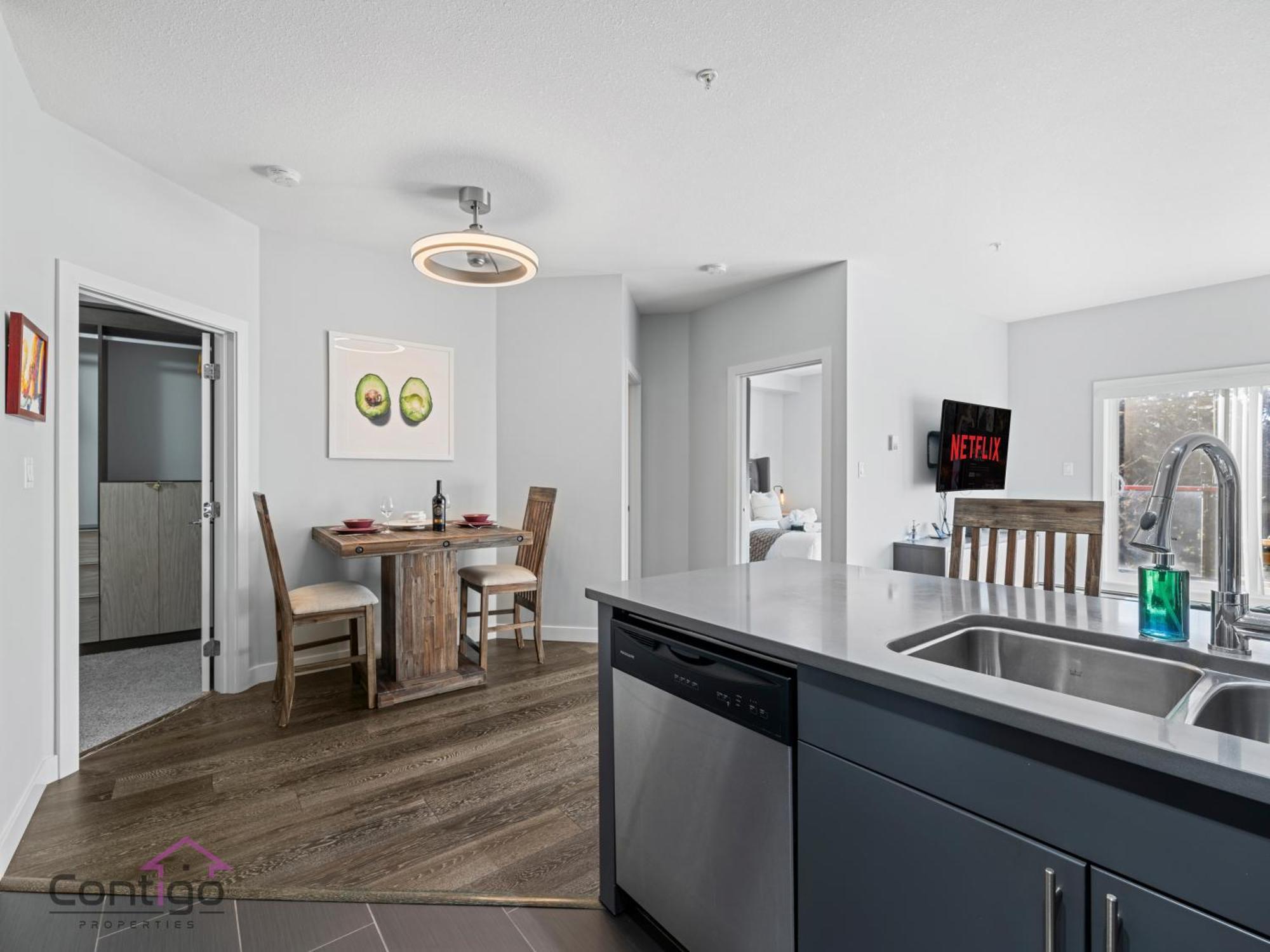 Studio Loft, 2 Bd, Ug Parking, 5 Min To Rogers! Edmonton Eksteriør bilde