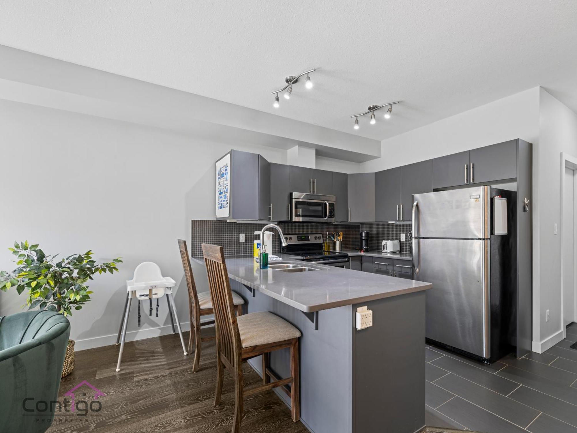 Studio Loft, 2 Bd, Ug Parking, 5 Min To Rogers! Edmonton Eksteriør bilde